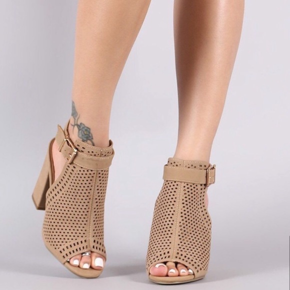 Tan Peep Toe Open Back Diamond Cut Out Chu… - Picture 7 of 7